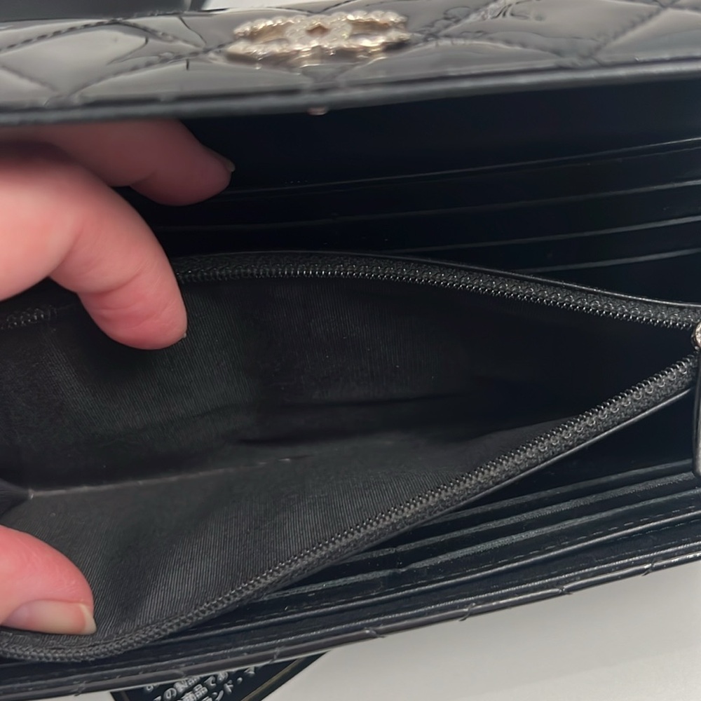 CHANEL BLACK PATENT LONG WALLET With authenticity card - Picture 8 of 11